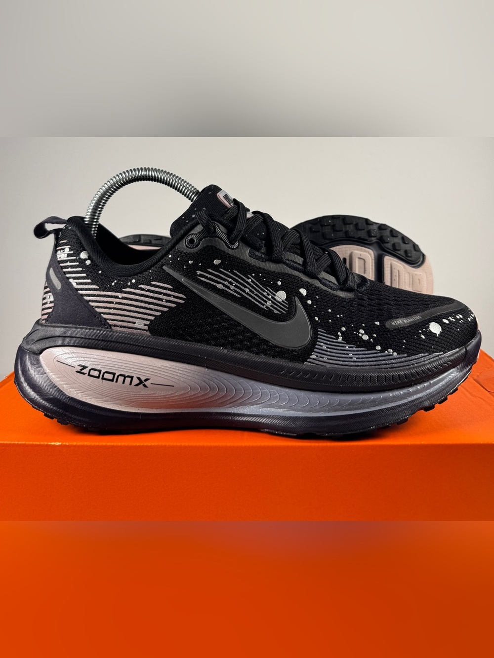 Nike Vomero 18 SE Black Cave Purple Ashen Women’s Shoes Size 8.5, HV1779-001